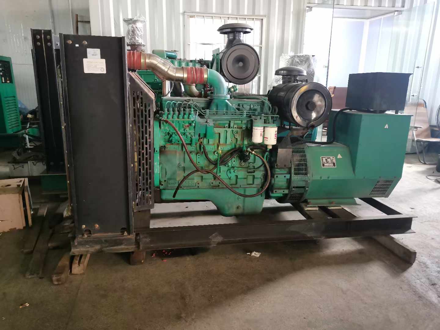 江夏发电机租赁如何确定电缆的承载电流是否在安全范围内？